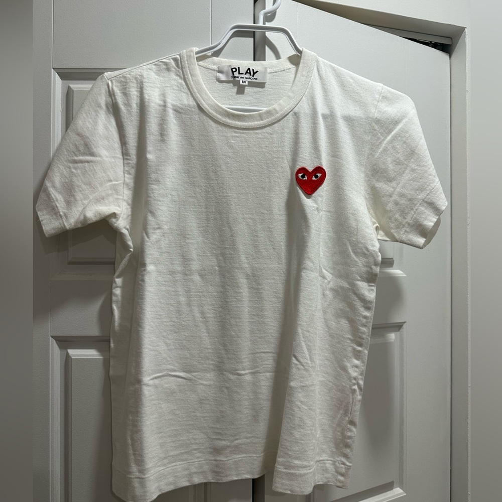 Comme des garçon Play - BASIC T-SHIRT RED EMBLEM (WHITE) - Picture 7 of 9